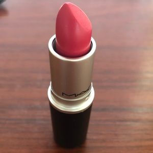 MAC Lustre lipstick in lustering